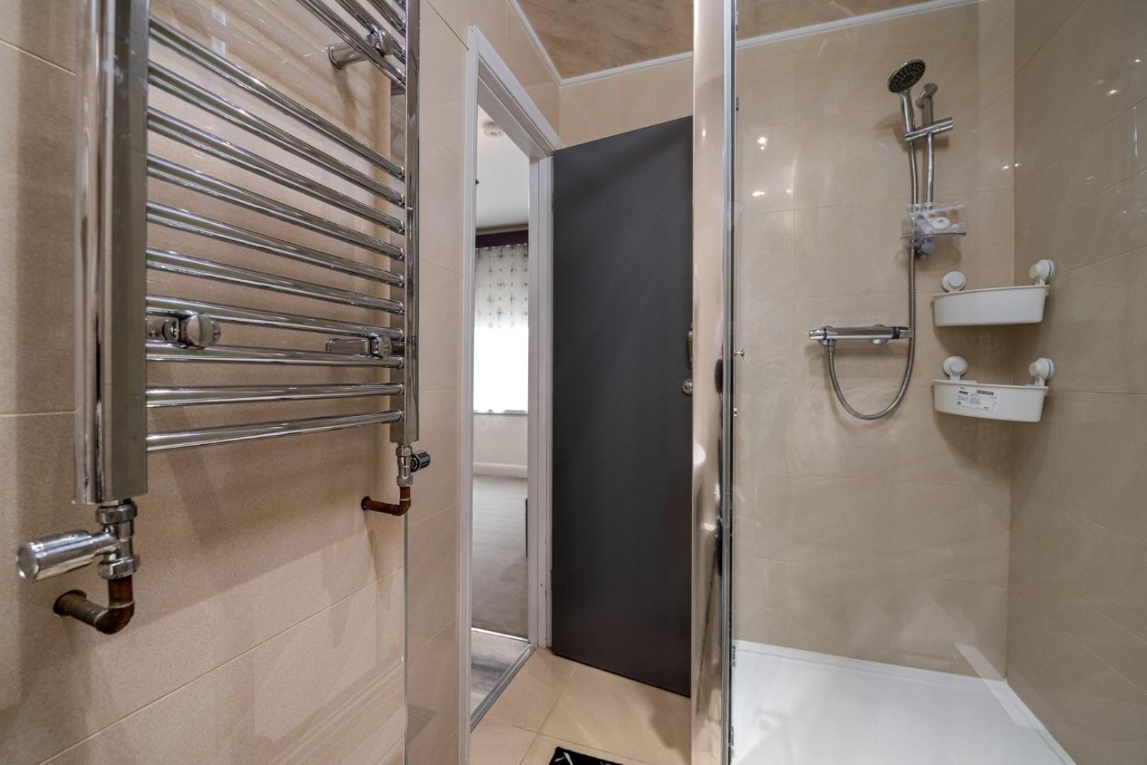 Apartment Guestready - Parkside Paradise Serenity London